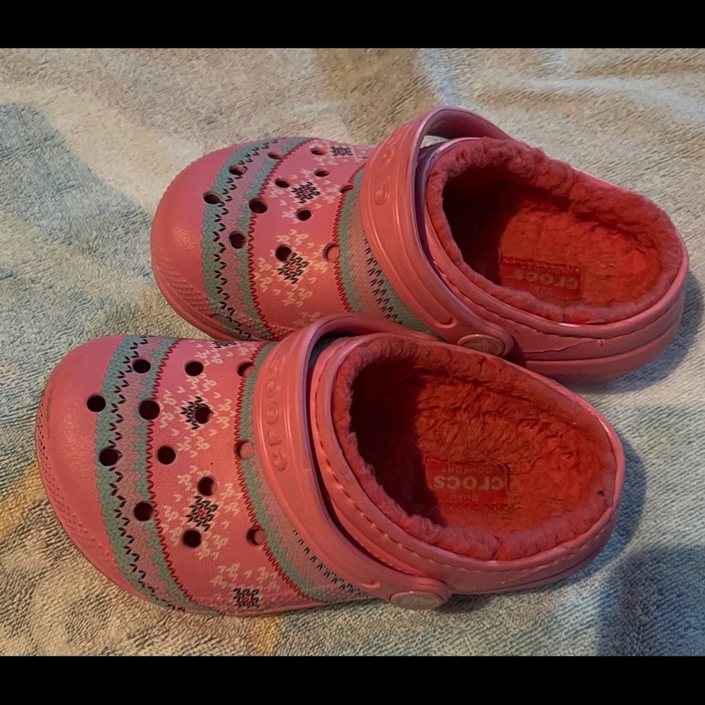 Girls crocs